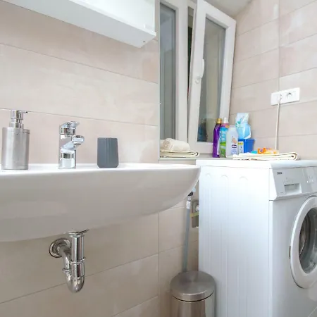 Apartment Apartman Frane *
