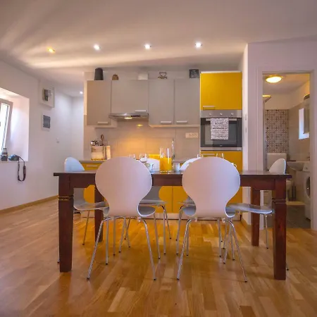 Apartman Frane Apartment *