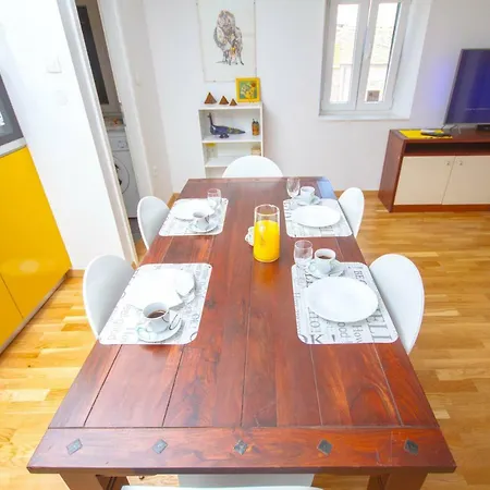 Apartment Apartman Frane